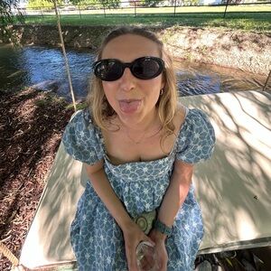 Meet your Posher, Olivia